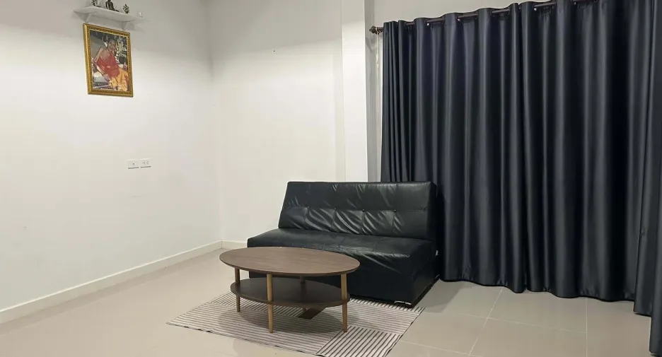 For rent 3 bedrooms house in Saraphi, Chiang Mai