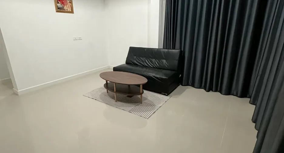 For rent 3 bedrooms house in Saraphi, Chiang Mai