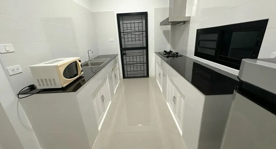 For rent 3 bedrooms house in Saraphi, Chiang Mai
