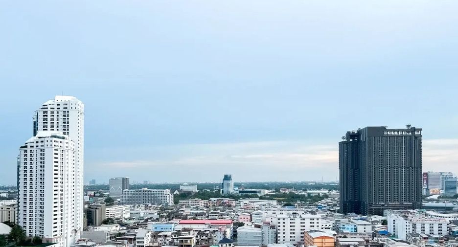 For rent 2 bedrooms condo in Khlong Toei, Bangkok
