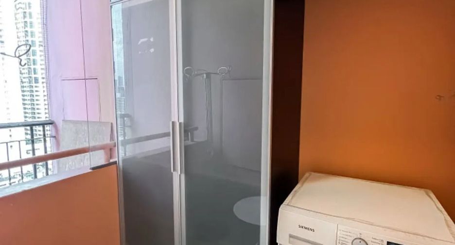 For rent 2 bedrooms condo in Khlong Toei, Bangkok