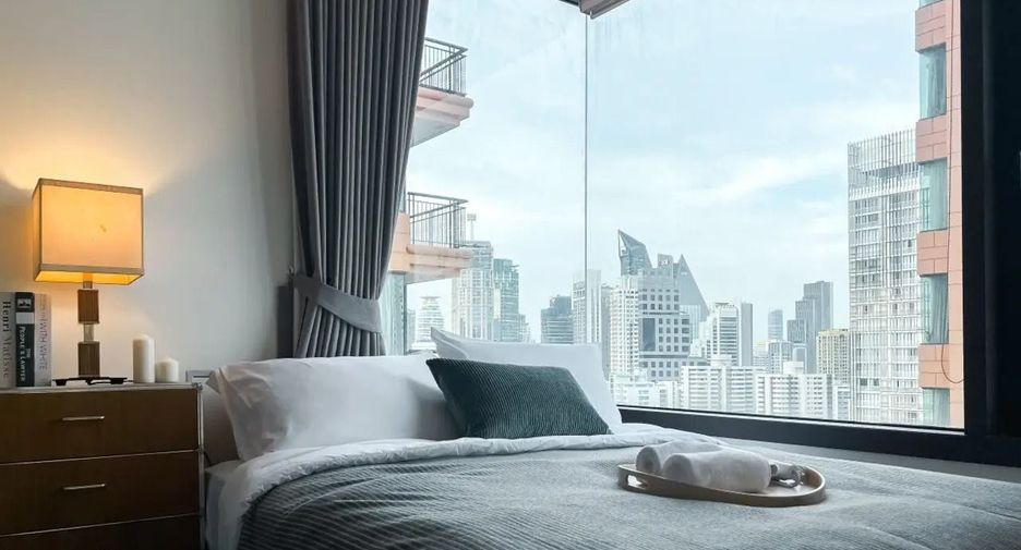 For rent 2 bedrooms condo in Khlong Toei, Bangkok