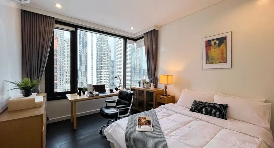 For rent 2 bedrooms condo in Khlong Toei, Bangkok