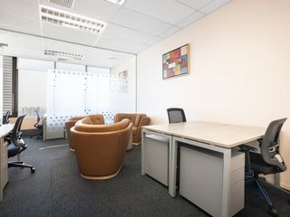 Oficina en alquiler en Huai Khwang, Bangkok