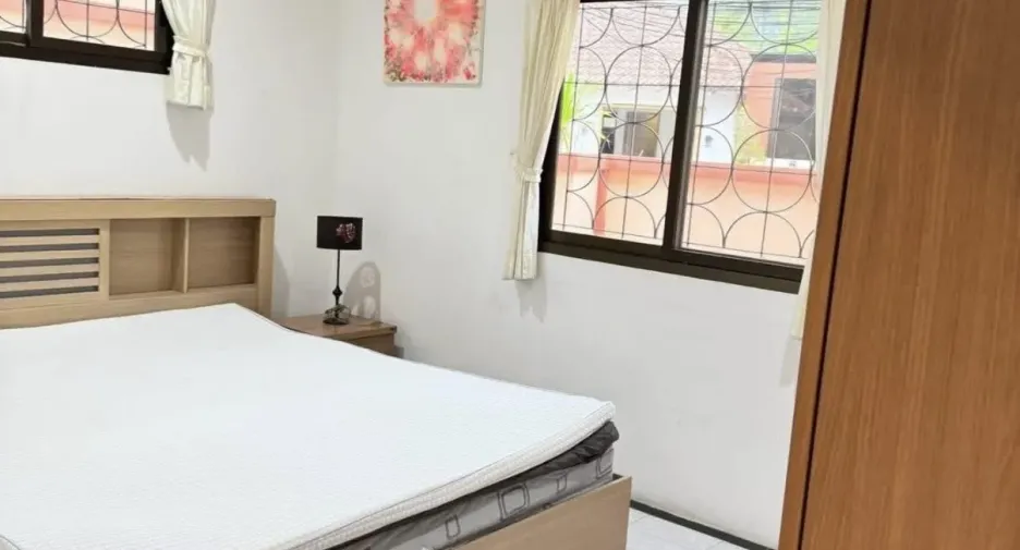 Casa en alquiler de 2 habitaciones en Bang Lamung, Chonburi
