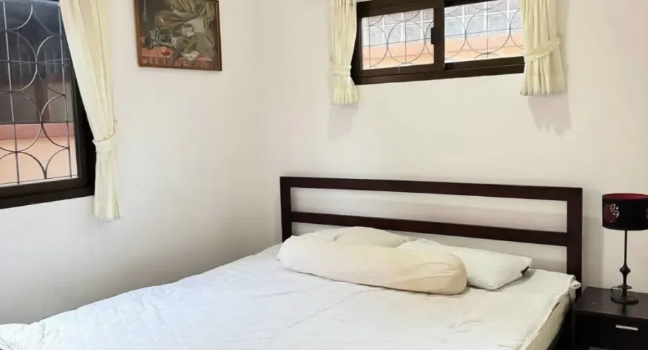 Casa en alquiler de 2 habitaciones en Bang Lamung, Chonburi