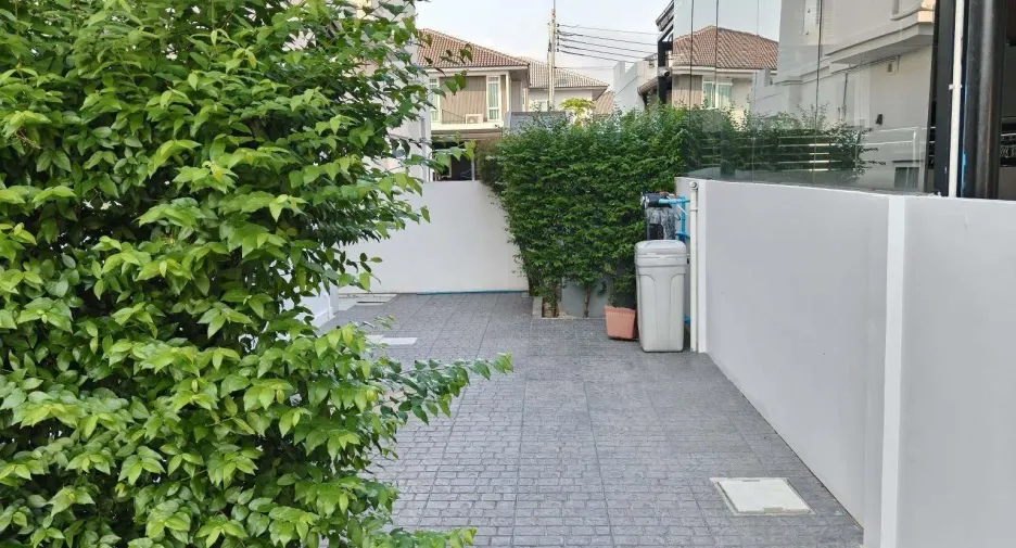 For sale 4 bedrooms house in Bang Phli, Samut Prakan