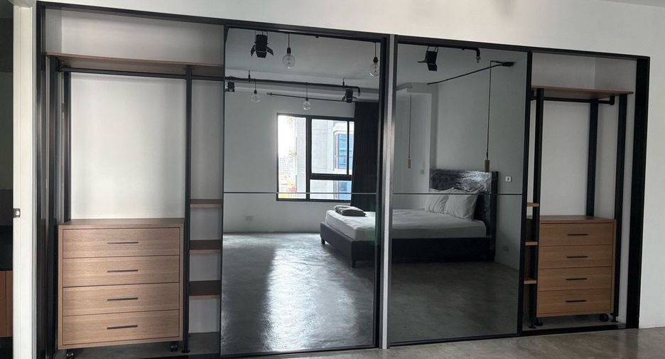 For rent 1 bed condo in Khlong Toei, Bangkok