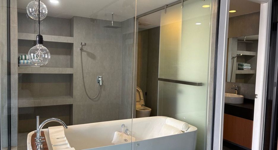 For rent 1 bed condo in Khlong Toei, Bangkok