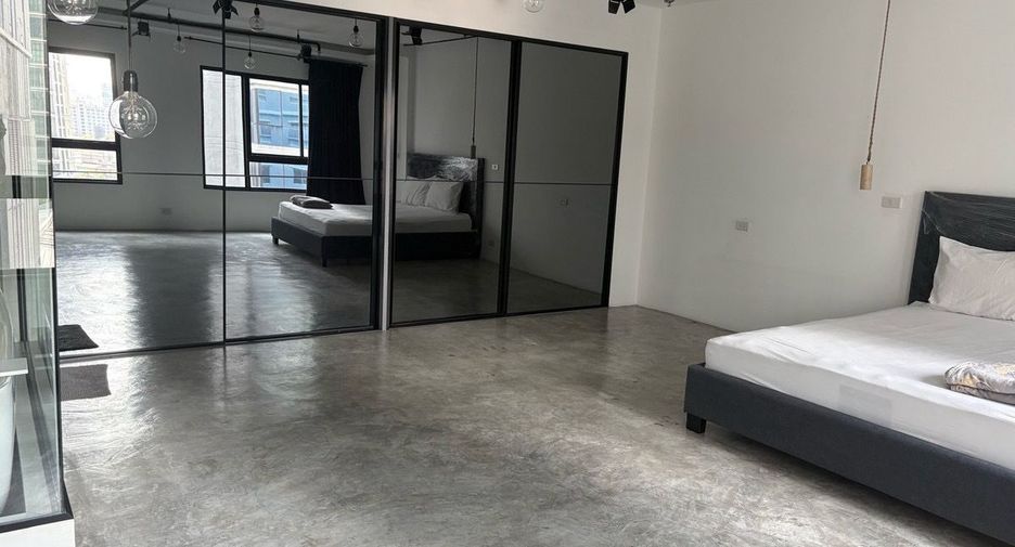 For rent 1 bed condo in Khlong Toei, Bangkok