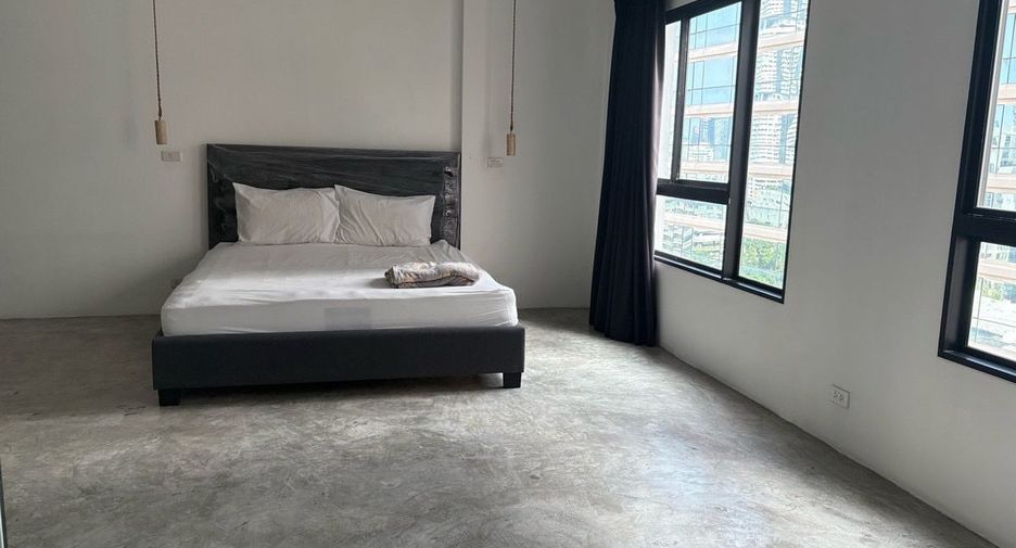 For rent 1 bed condo in Khlong Toei, Bangkok