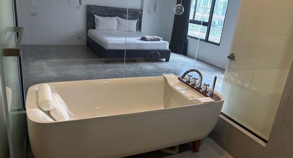 For rent 1 bed condo in Khlong Toei, Bangkok