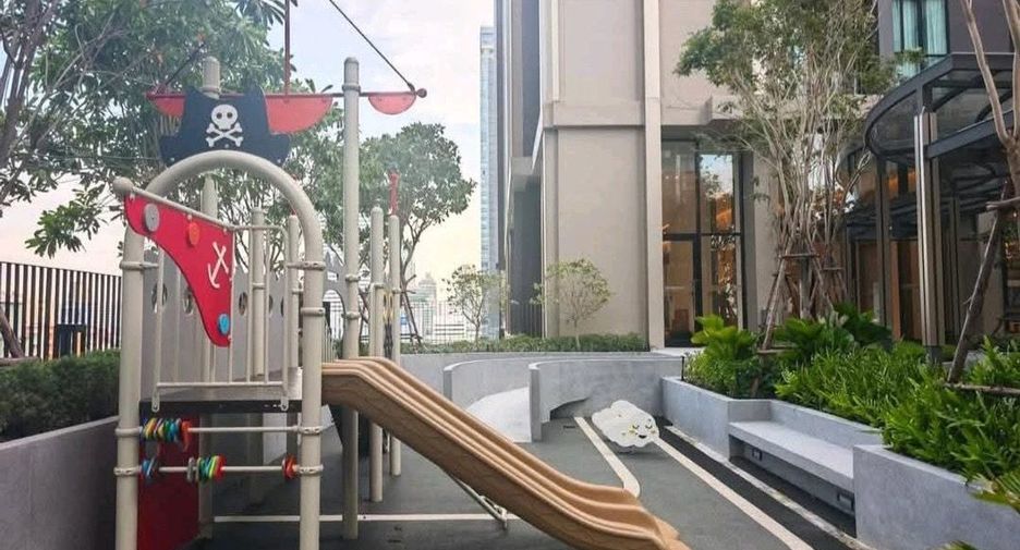 Wohnung zur Miete mit 1 Zimmer in Huai Khwang, Bangkok