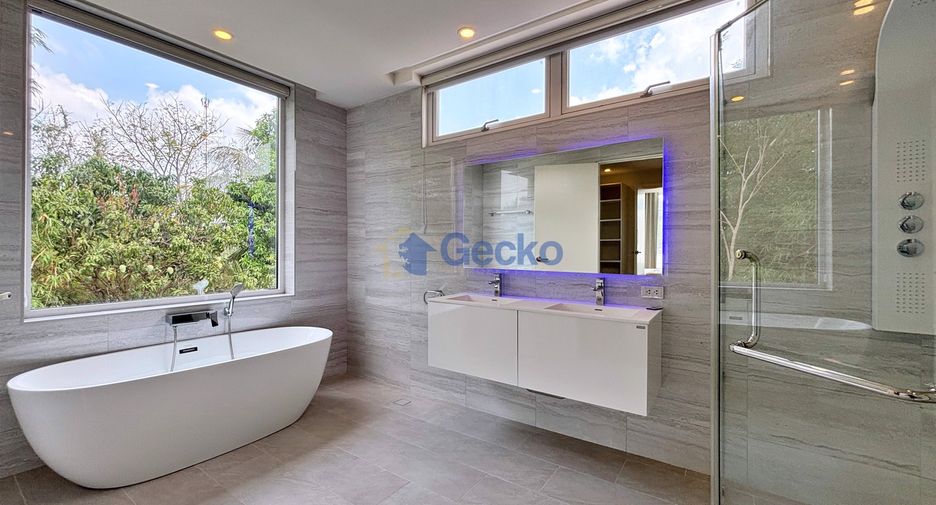 For sale 5 bedrooms house in Bang Lamung, Chonburi
