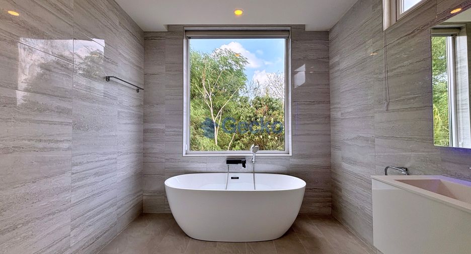 For sale 5 bedrooms house in Bang Lamung, Chonburi