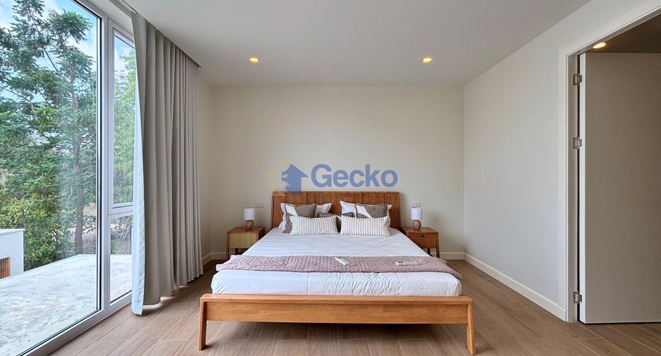 For sale 5 bedrooms house in Bang Lamung, Chonburi