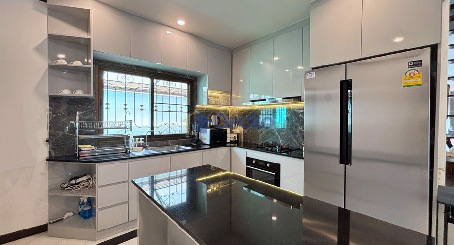 Casa en venta de 3 habitaciones en Bang Lamung, Chonburi