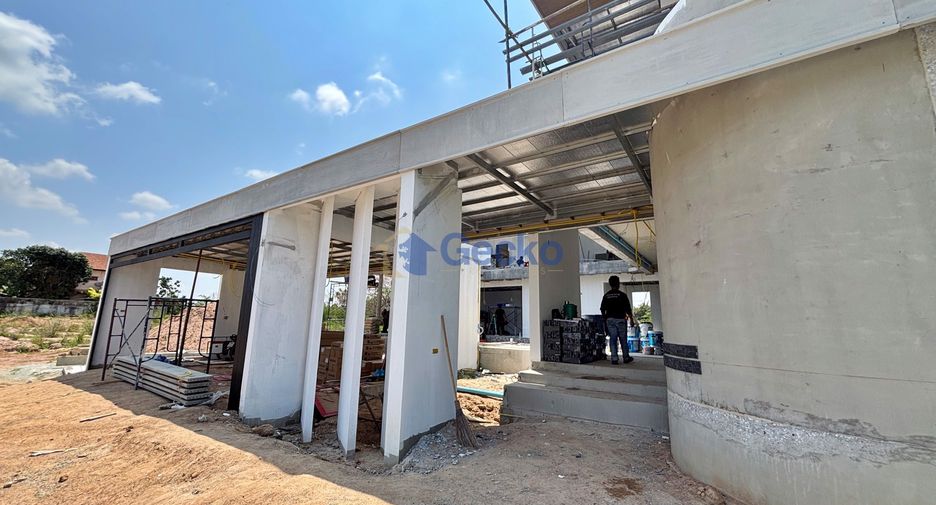 Casa en venta de 5 habitaciones en Bang Lamung, Chonburi