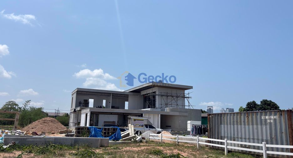 Casa en venta de 5 habitaciones en Bang Lamung, Chonburi