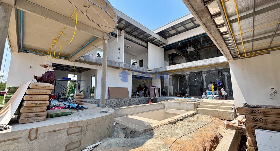 Casa en venta de 5 habitaciones en Bang Lamung, Chonburi
