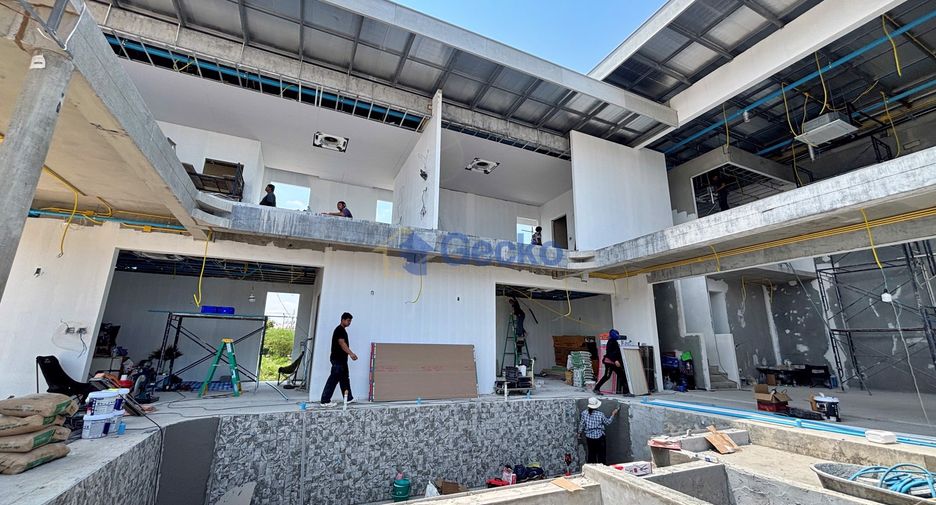 Casa en venta de 5 habitaciones en Bang Lamung, Chonburi