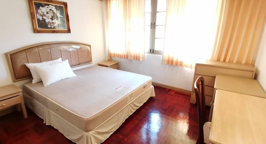 For rent 2 bedrooms apartment in Pathum Wan, Bangkok