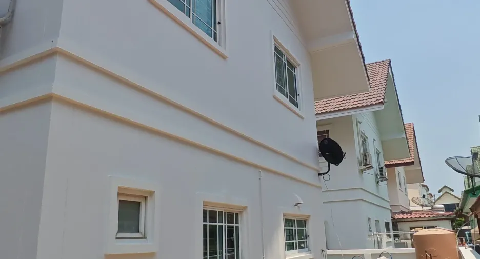 For sale 3 bedrooms house in Mueang Phitsanulok, Phitsanulok