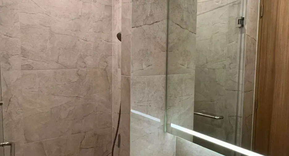 For rent and for sale 1 bed condo in Watthana, Bangkok