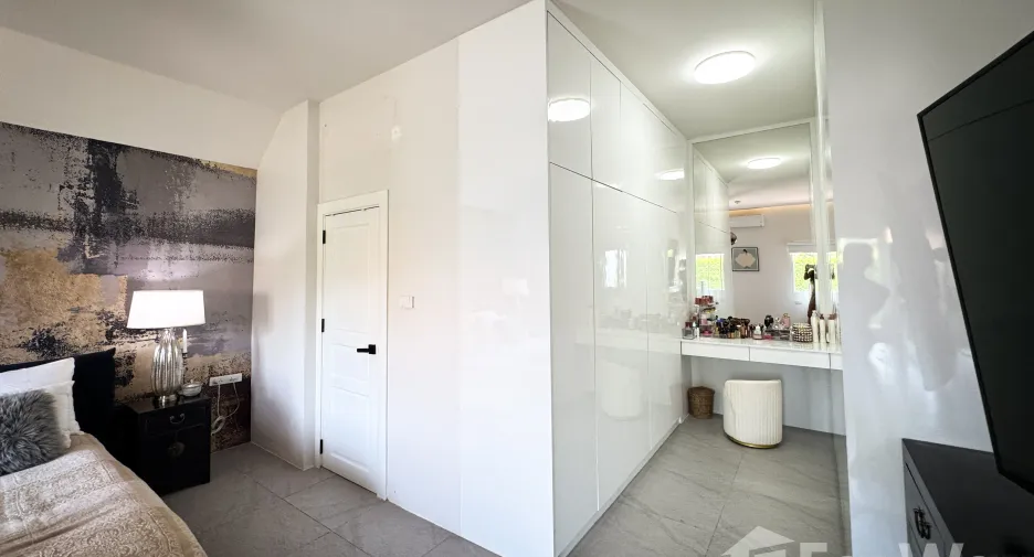 For sale 4 bedrooms house in Bang Lamung, Chonburi