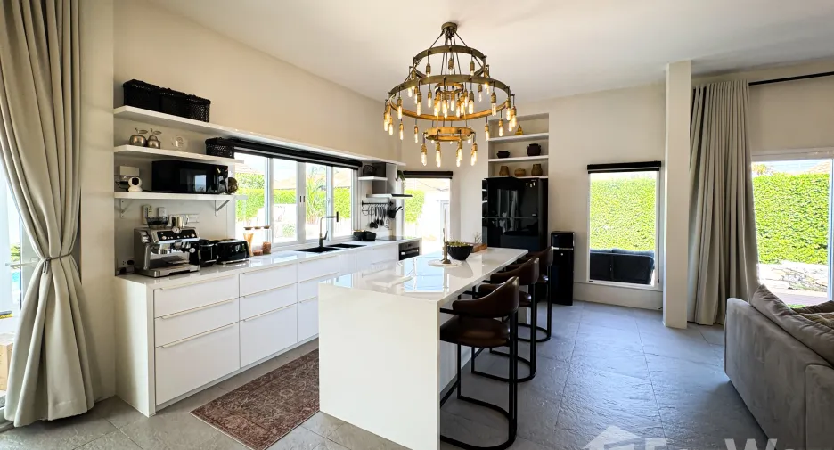 For sale 4 bedrooms house in Bang Lamung, Chonburi