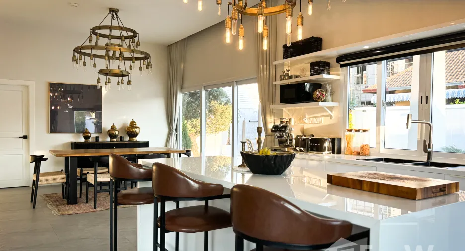 For sale 4 bedrooms house in Bang Lamung, Chonburi