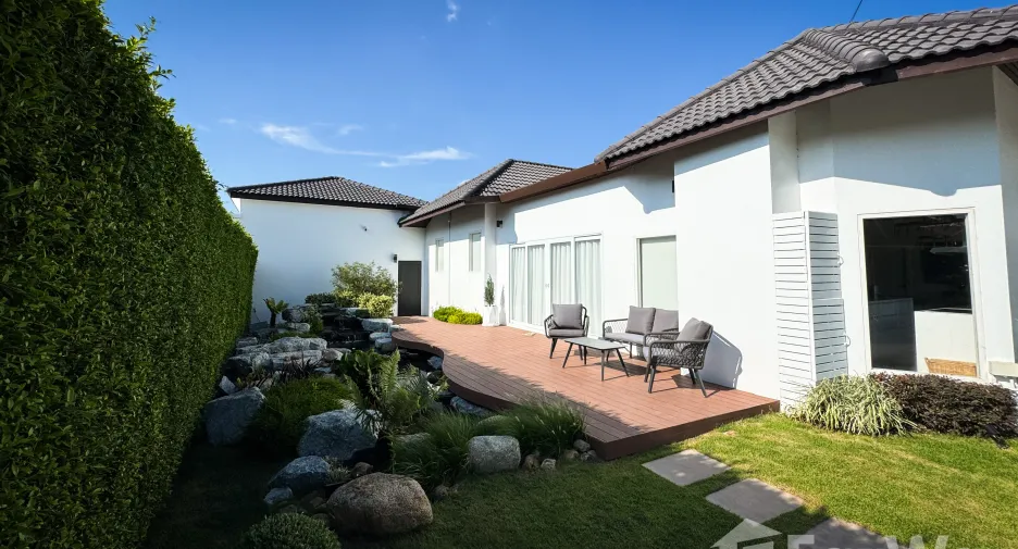 For sale 4 bedrooms house in Bang Lamung, Chonburi
