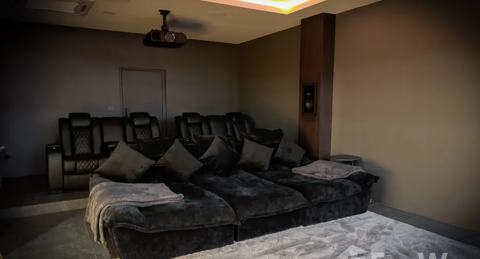For sale 4 bedrooms house in Bang Lamung, Chonburi
