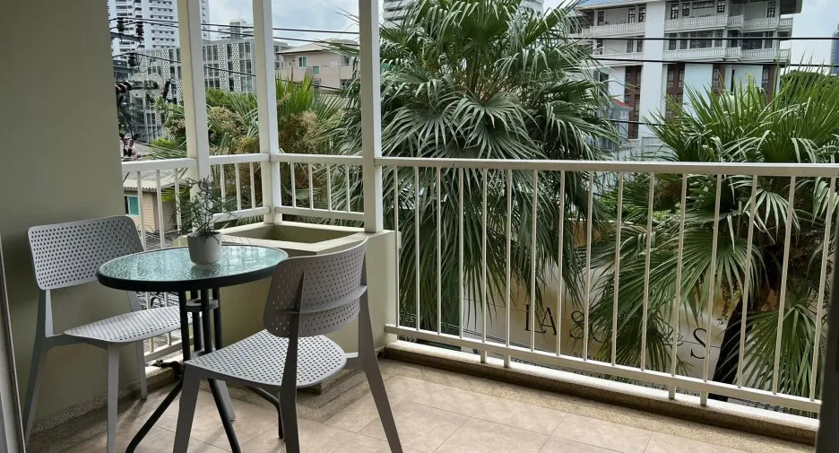 For rent 2 bedrooms condo in Khlong Toei, Bangkok