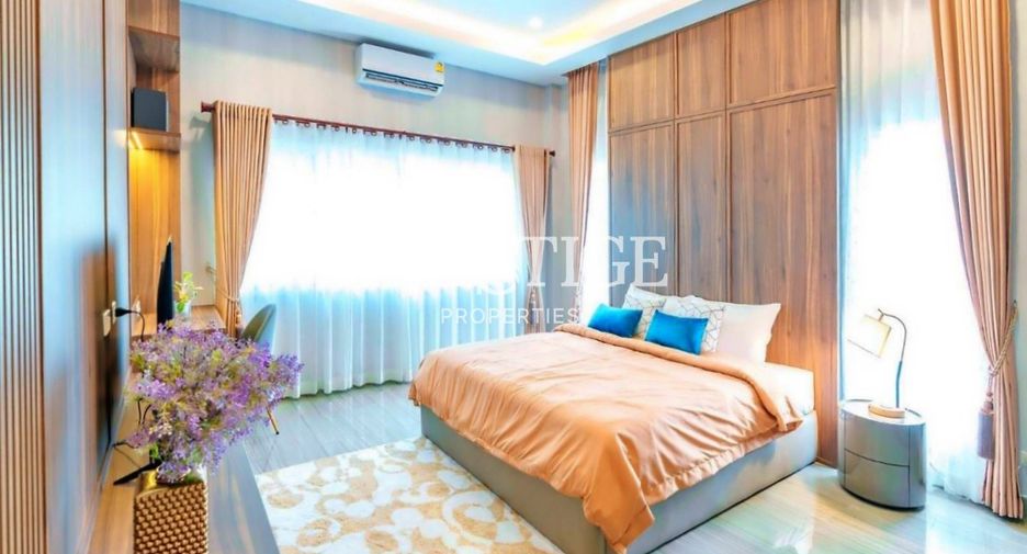 For sale 4 bedrooms house in Bang Lamung, Chonburi