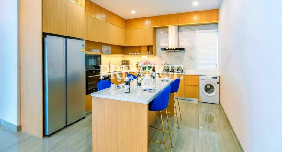 For sale 4 bedrooms house in Bang Lamung, Chonburi