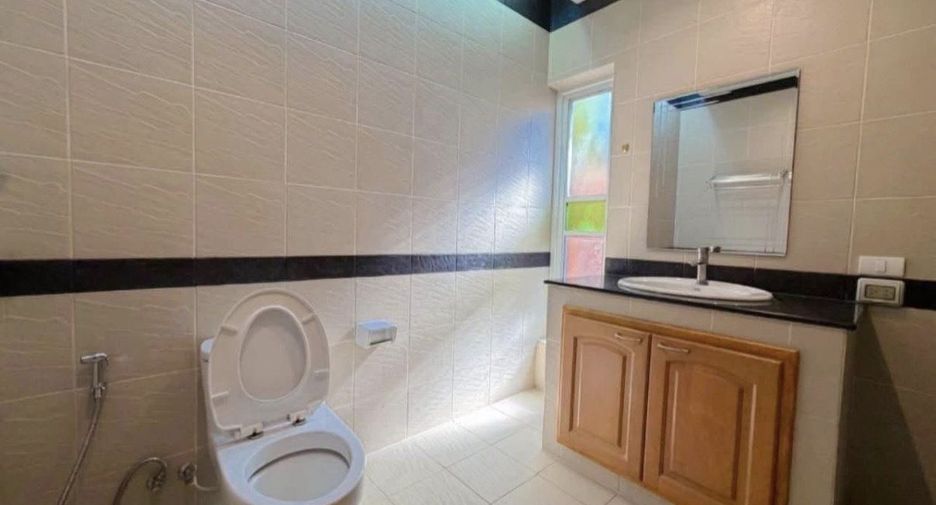 À louer 2 chambres villa à Sattahip, Chonburi