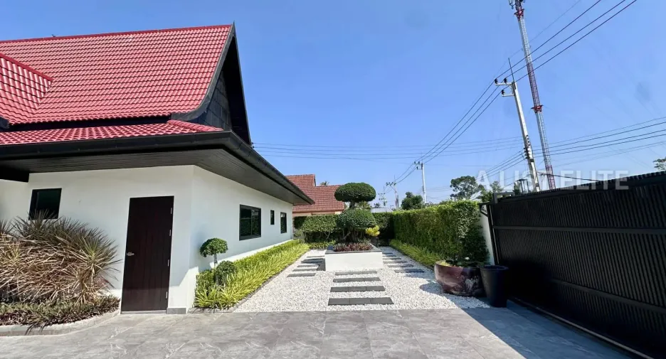 À louer 5 chambres maison à Bang Lamung, Chonburi