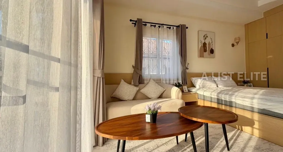 Haus zur Miete mit 5 Zimmer in Bang Lamung, Chonburi