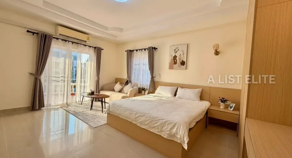 Haus zur Miete mit 5 Zimmer in Bang Lamung, Chonburi