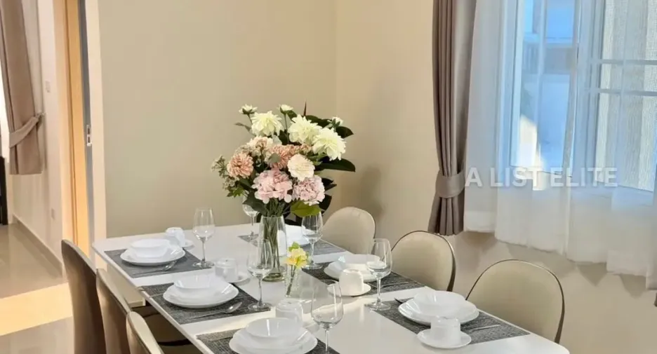 Haus zur Miete mit 5 Zimmer in Bang Lamung, Chonburi