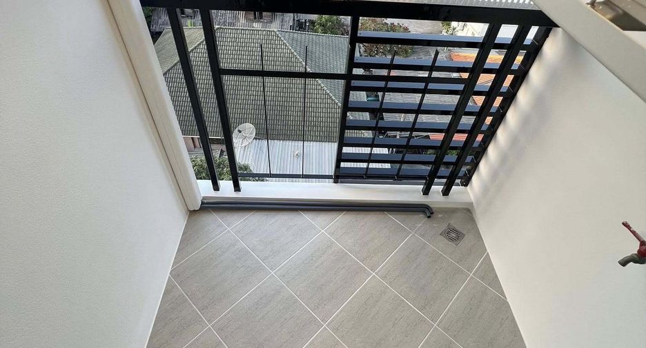 À vendre 1 chambre condo à Lat Phrao, Bangkok