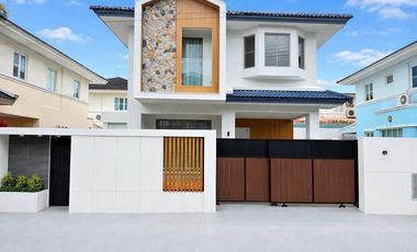 For rent 3 bedrooms house in Mueang Phuket, Phuket