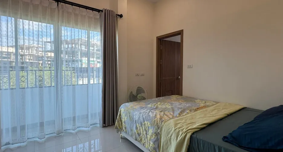 Villa en alquiler de 4 habitaciones en Bang Lamung, Chonburi