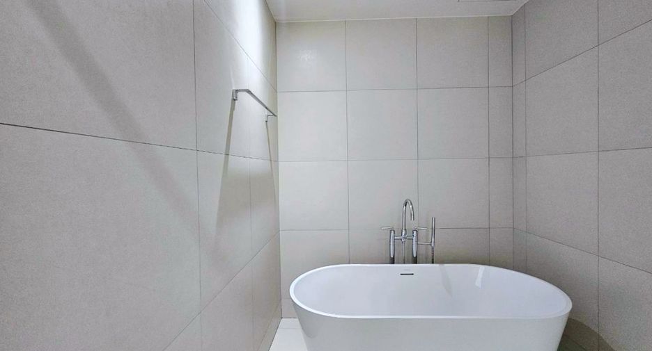 Wohnung zur Miete mit 3 Zimmer in Watthana, Bangkok