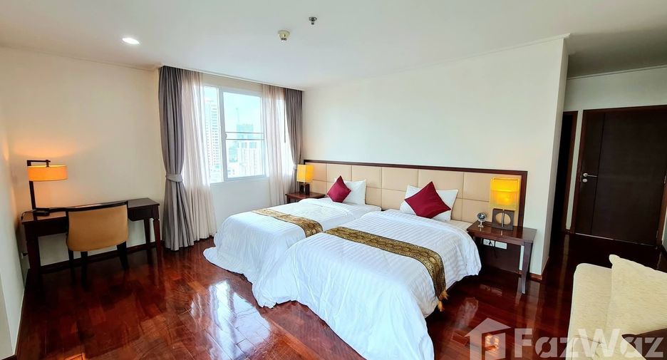 Condo en alquiler de 3 habitaciones en Watthana, Bangkok