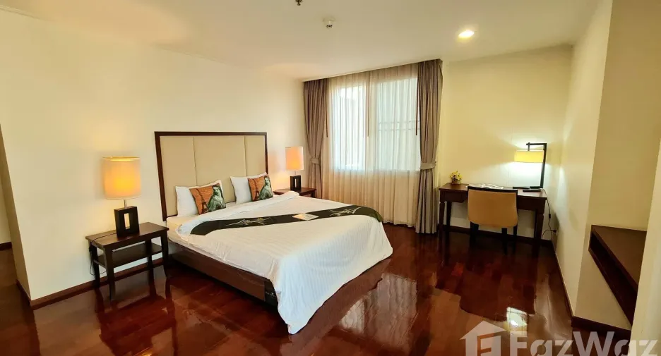 Condo en alquiler de 3 habitaciones en Watthana, Bangkok