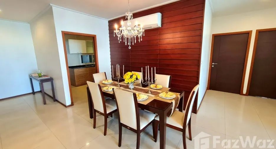 Condo en alquiler de 3 habitaciones en Watthana, Bangkok