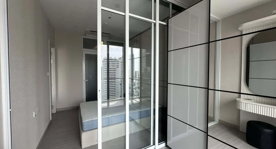 For rent 1 bed condo in Bang Rak, Bangkok