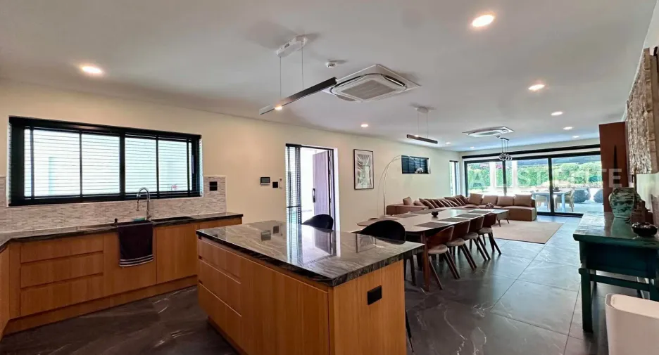 Casa en venta de 5 habitaciones en Bang Lamung, Chonburi